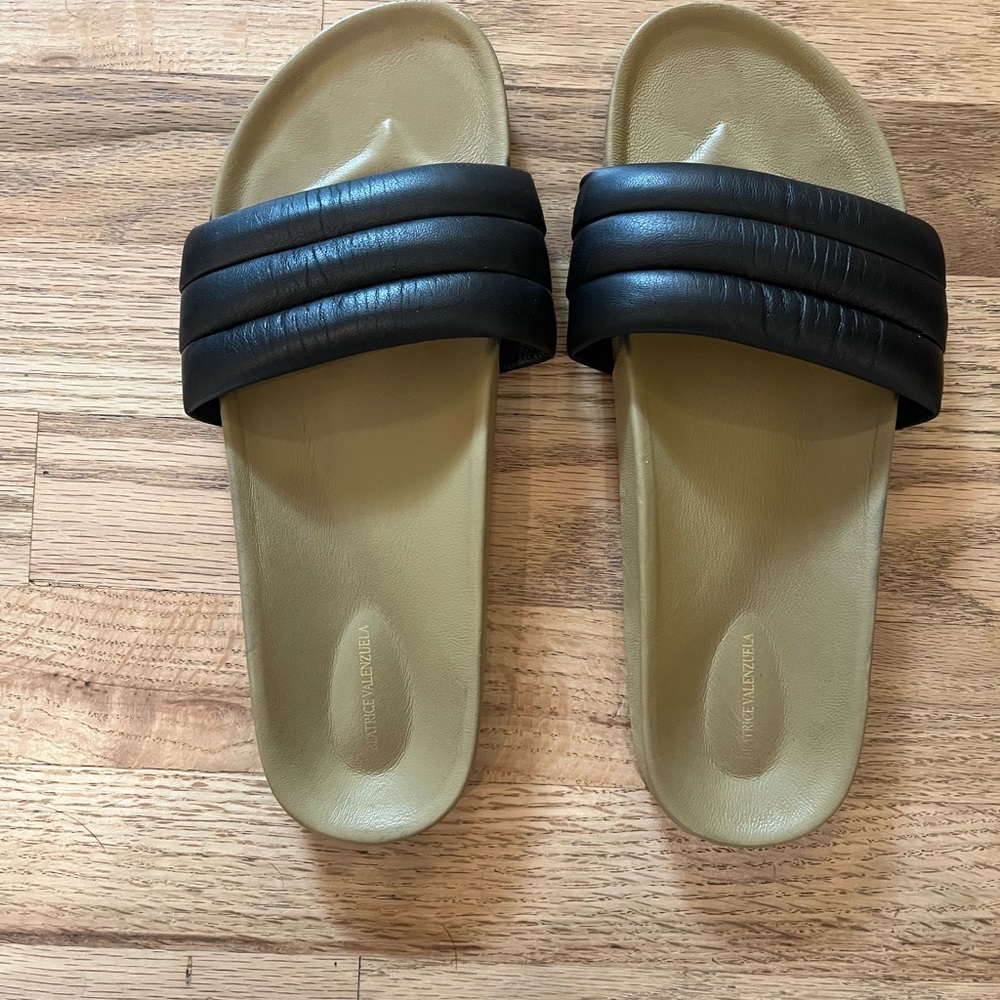 Beatrice Valenzuela Black and Tan Sandals